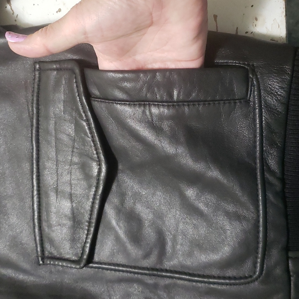 ROUNDTREE & YORK Black Lambskin Leather Bomber Jacket - Picture 8 of 14